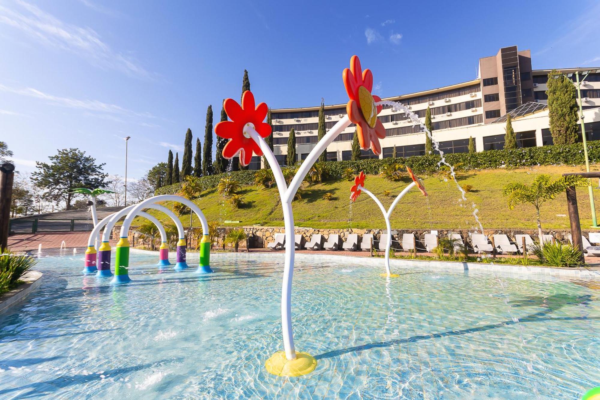 波索卡达黄金公园全包酒店 Poços de Caldas 外观 照片 The children's pool at the hotel