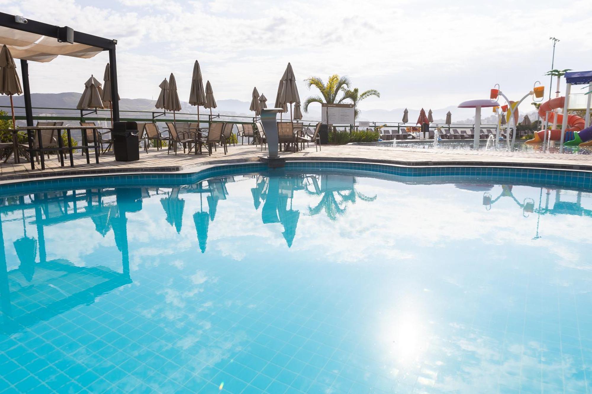 波索卡达黄金公园全包酒店 Poços de Caldas 外观 照片 A swimming pool